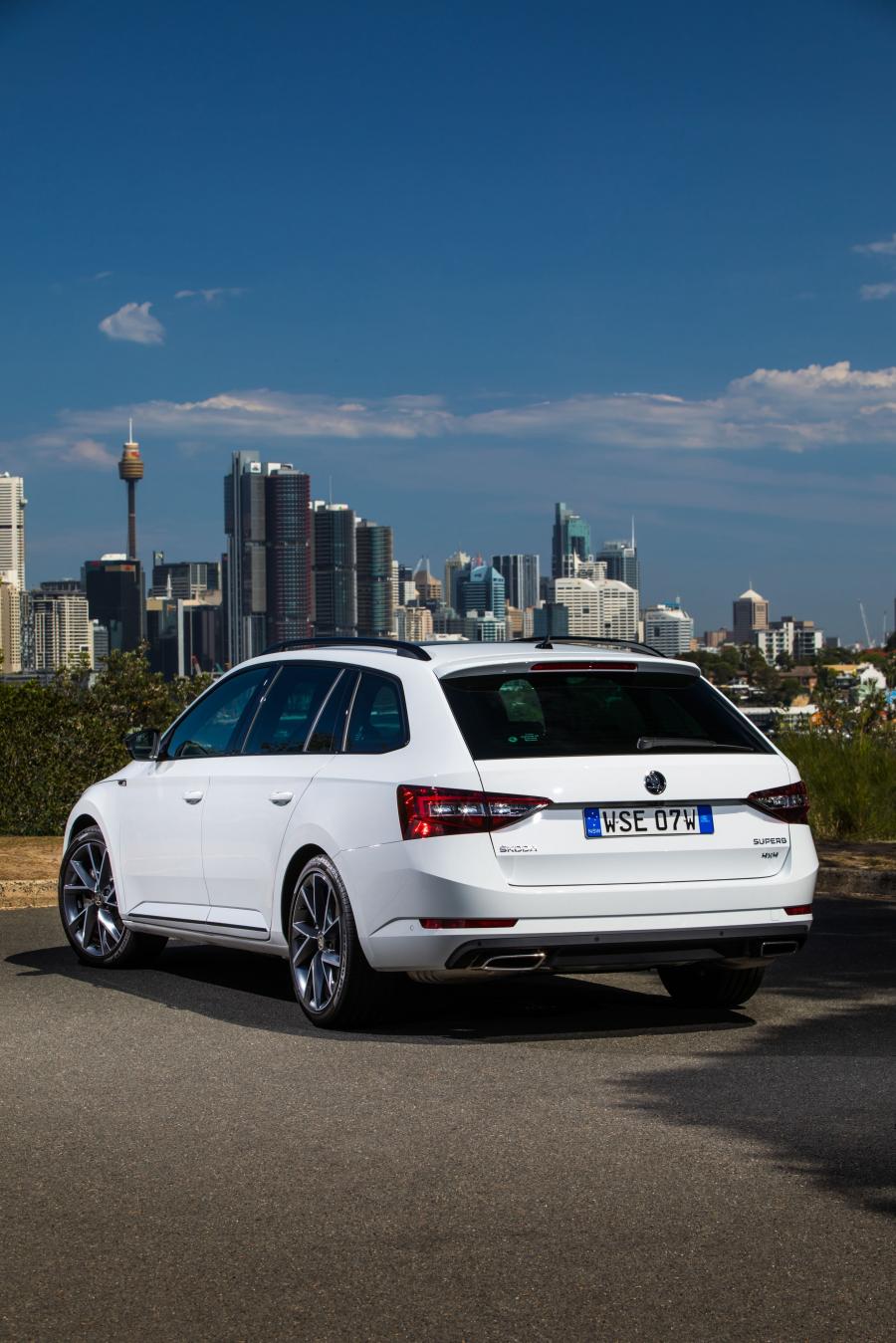  Skoda Superb Wagon 4x4 SportLine 2017 года  (AU) (фото 13 из 16)